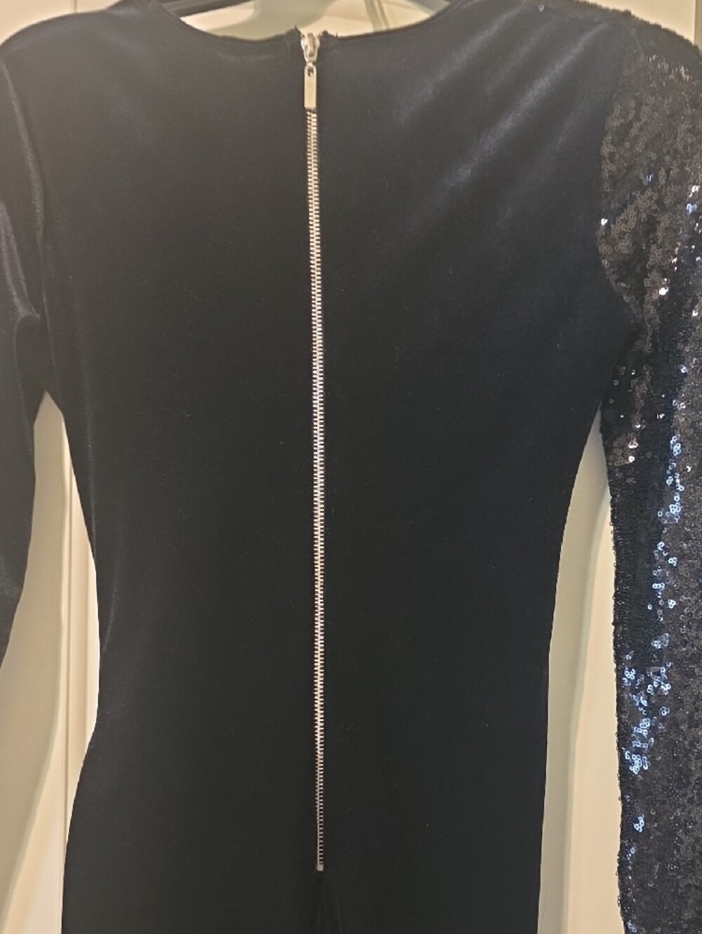 Premier Black Sequin & Velvet Long-Sleeve Cocktail Dress - Picture 7 of 7